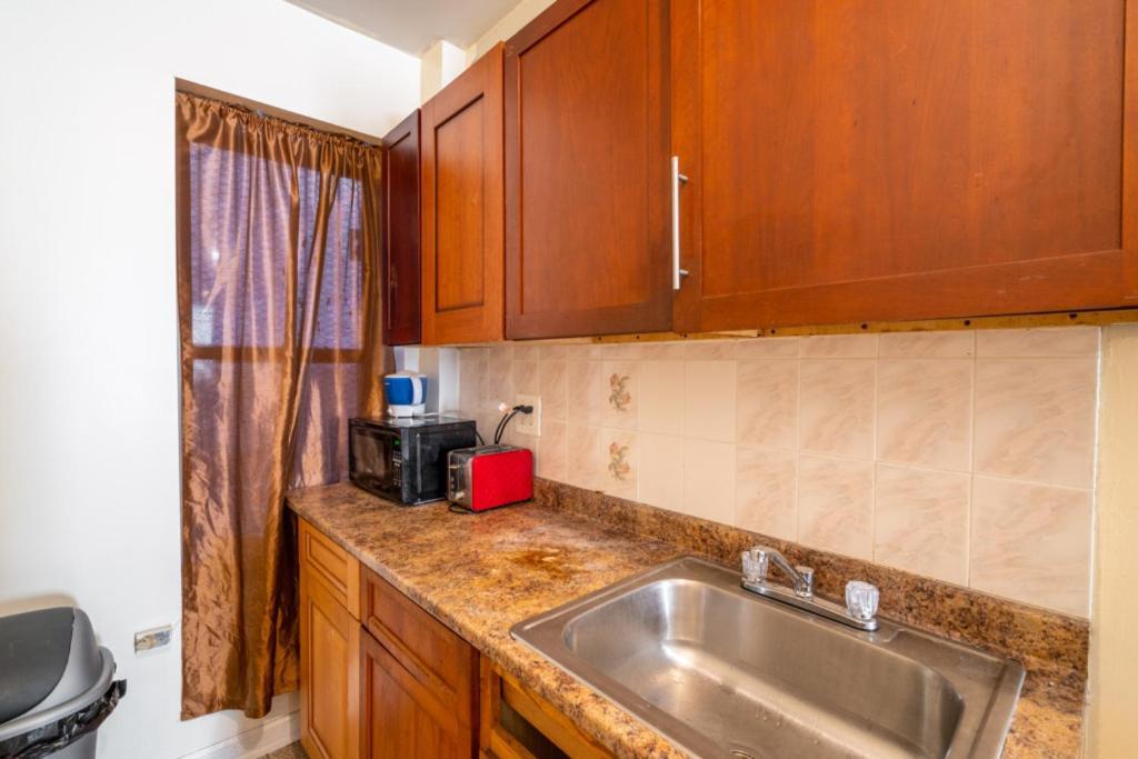 Eastern Parkway Guest House Нью-Йорк Екстер'єр фото